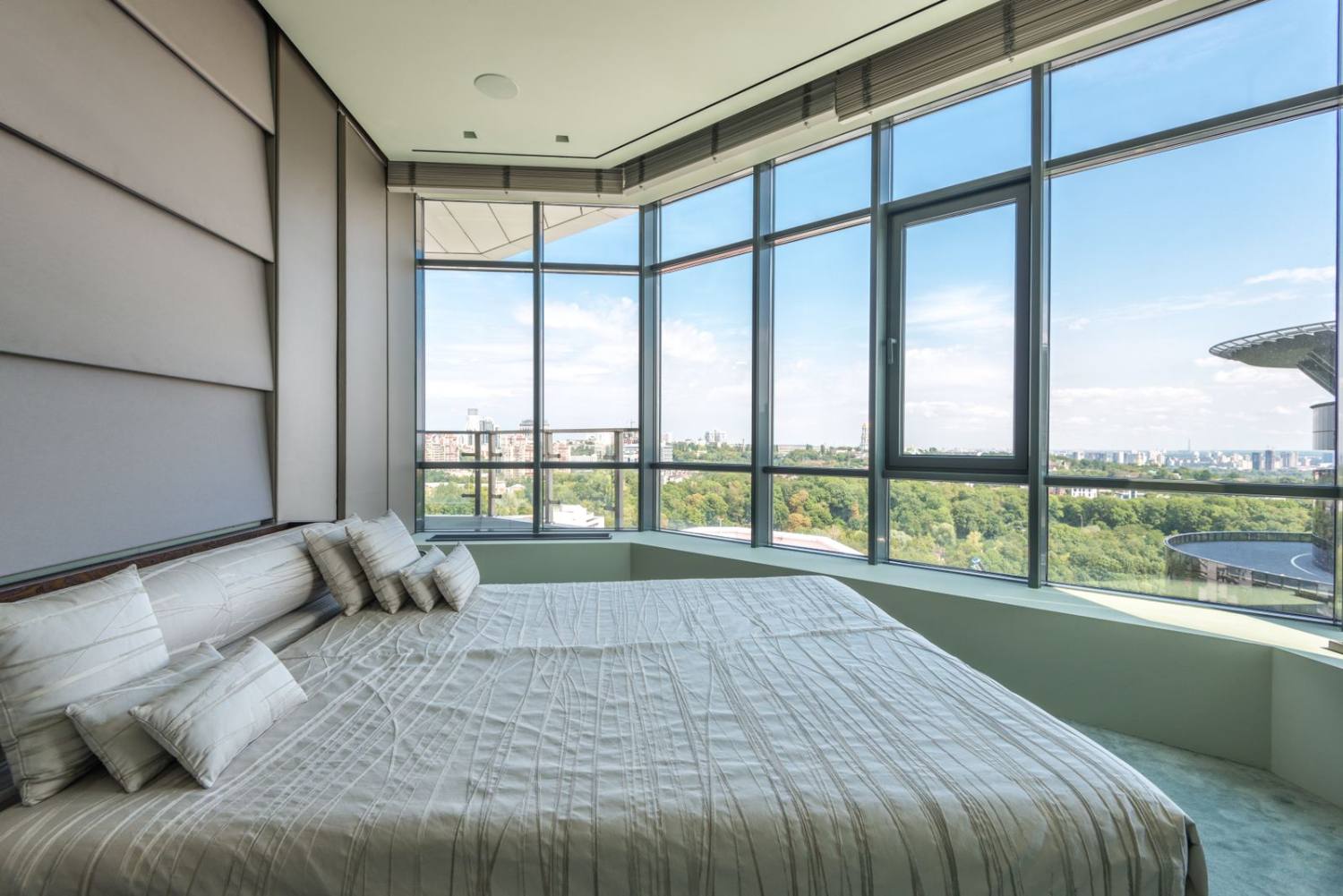 Quarto de short stay impecável com vista panorâmica, pronto para o próximo hóspede
